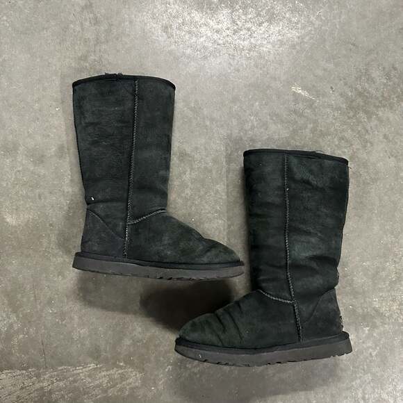 UGG Shoes - UGG Australia Classic Tall 5815 Sheepskin Boots Size 6 Y2K Cozy